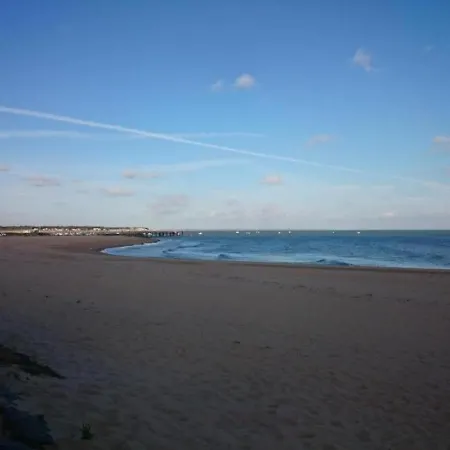 Apartment La Tranche-sur-mer, 2 Pieces, 3 Personnes - Fr-1-357-43 *